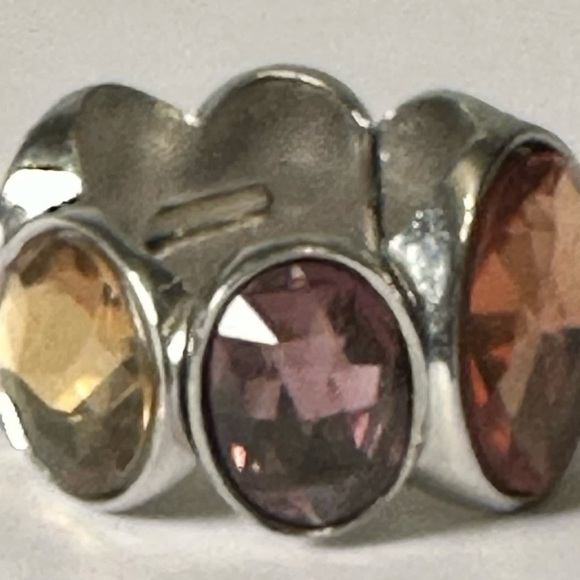 Absolutely Stunning RARE Vera Wang Silver toned Ring With Gemstones Signed Desc* - Picture 3 of 12